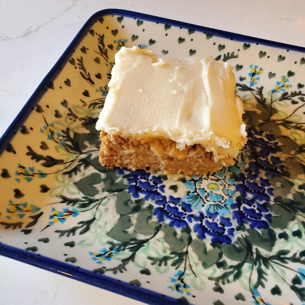 Apple cinnamon cake with cream cheese frosting