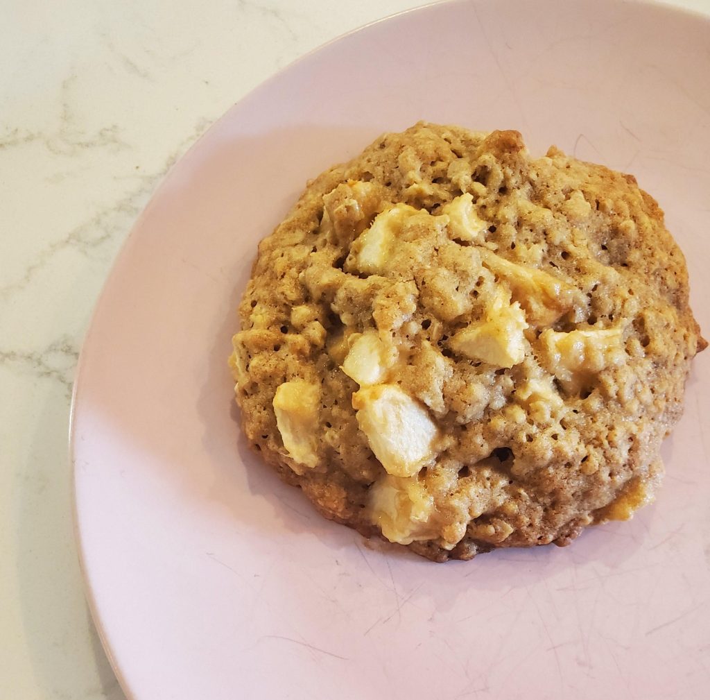 Apple cinnamon oatmeal cookies